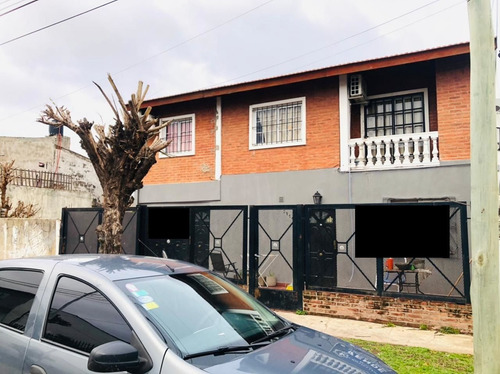 Imagen 1 de 14 de Casa En Venta En Villa De Mayo