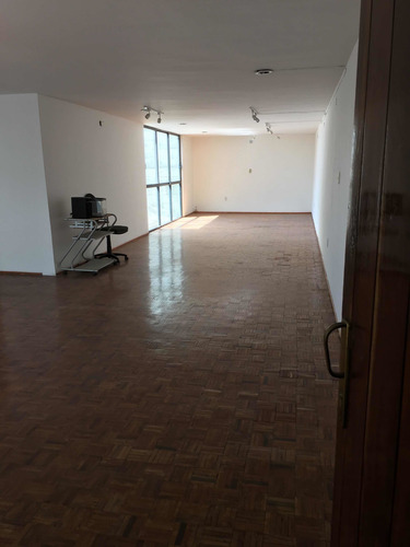Imagen 5 de 9 de Bonitas Oficinas