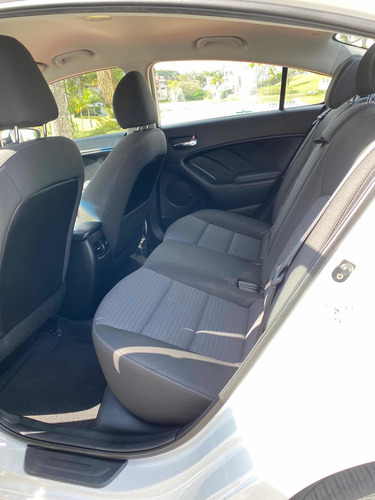 Imagen 12 de 14 de Kia Forte 2.0 Ex Mt 2018