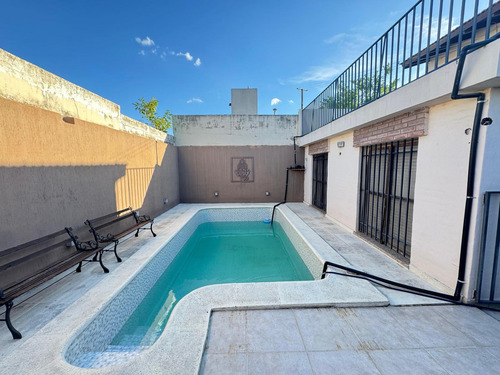 Casa En Venta En Poeta Lugones, Apta Crédito, 4 Dor, 2 Baños