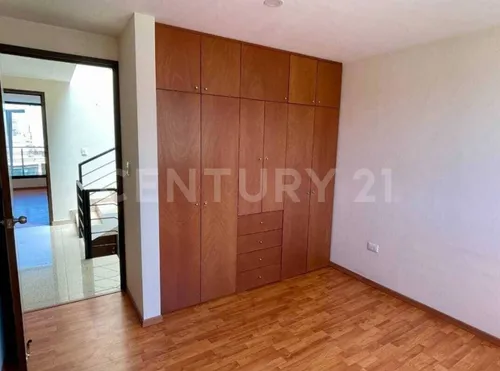 Casa En Venta En Britania La Calera, Puebla.