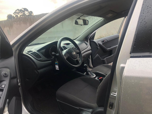 Kia Cerato Forte 2015, 80000km, Matriculado 2021, Negociable