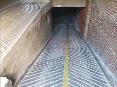 Imagen 2 de 3 de Venta, Cochera, Calle 12 Entre 47 Y 48, Zona Tribunales.