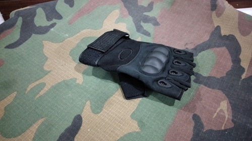Imagem 2 de 5 de Luva Tatica Airsoft Meio Dedo
