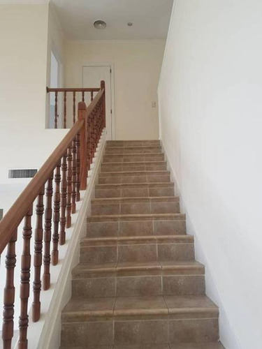 Casa En Alquiler En Barrio Barrancas Del Lago, Nordelta