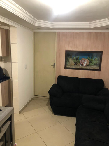 Apartamento Espaçoso, 3 Dormitórios Com Garagem.