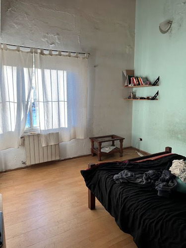 Casa En Venta De 7 Dormitorios C/ Cochera En Floresta