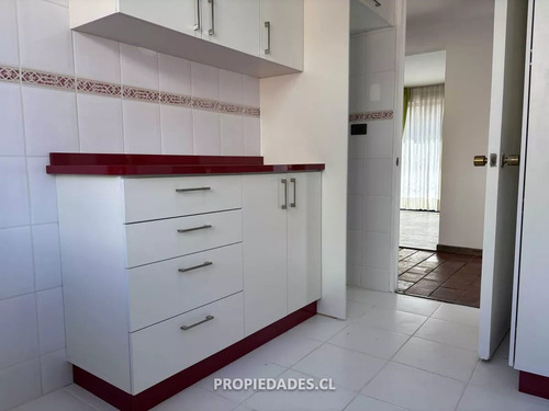 Casa Impecable En Venta En Maipú, 3 Dormitorios Y 2 Baños.