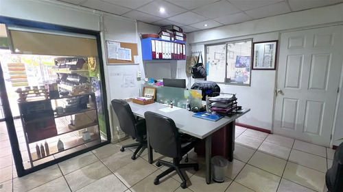 Serv. Profesionales Y Comercio Padre Hurtado / Los Dominicos