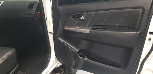 Toyota Hilux 3.0 Cd Srv Cuero 171cv 4x4 2014
