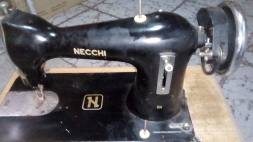 Maquina De Coser Necchi Antigua -revisar Funcionamiento