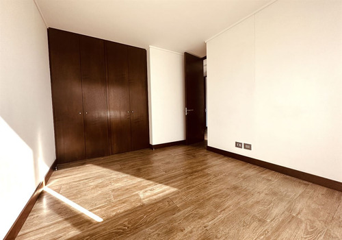 Departamento En Arriendo De 4 Dorm. En Providencia