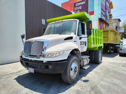 Camión International 4400 2015 Volteo Rabon