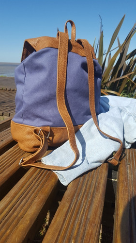 Mochila De Cuero Y Tela