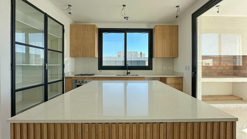 Casa A La Venta Al Agua En Barrio Santa Ana - Villanueva