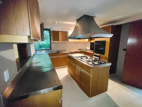 Casa En Venta En Provenza. Cod V2311