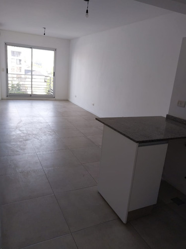 Monoambiente Con Balcón
