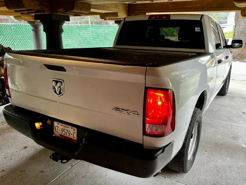 Dodge Ram 1500 5.7 Pickup Quad Cab Slt Aa 4x4 At