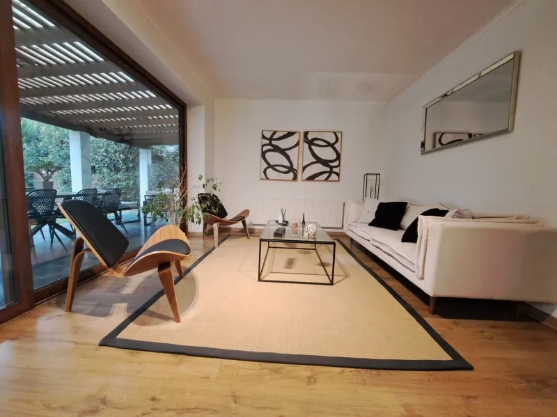 Imagen 5 de 17 de Impecable Casa Avenida José Rabat / Padre Sergio Correa