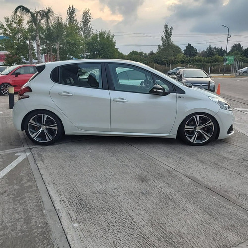 Imagen 8 de 20 de Peugeot 208 1.6 Gt Thp