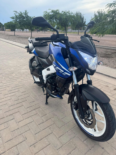 Rouser Ns 200