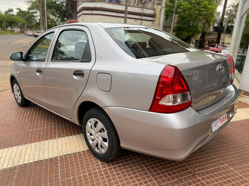 Imagen 5 de 18 de Toyota Etios X 1.5 2019