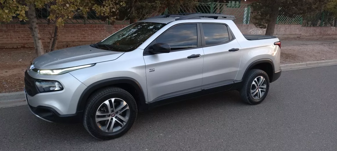 Fiat Toro 2.0 Freedom 4x4 At