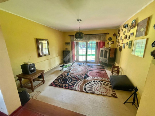 Casa En Venta De 5 Dorm. En Calera De Tango 5042 Mt2 Terreno