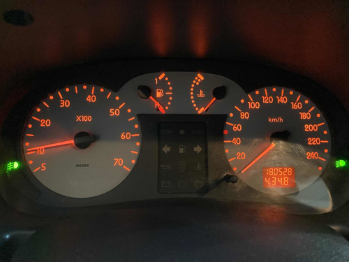 Renault Clio Sedan 2004 1.6 16v Privilège 4p