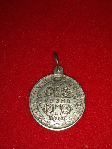 Medalla De San Benito Usada