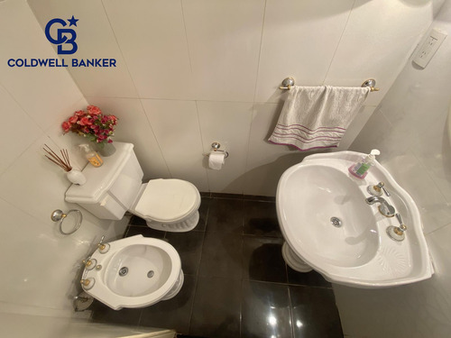 Casa En Venta 8 Ambientes En Boedo