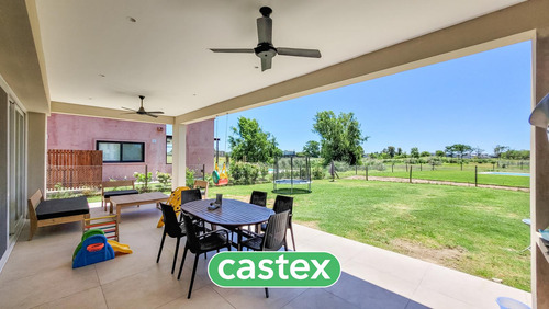 Casa En Venta En El Canton Golf