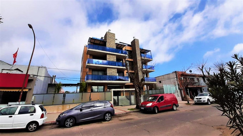 Imagen 2 de 16 de Monoambiente A Estrenar En Pleno Centro De Piriápolis