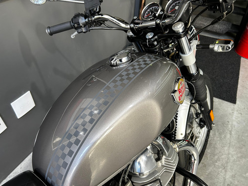 Royal Enfield Interceptor 2021 - Revisada - Com Acessórios