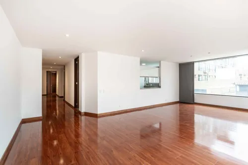 Apartamento En Venta En Chicó Navarra. Cod V7943