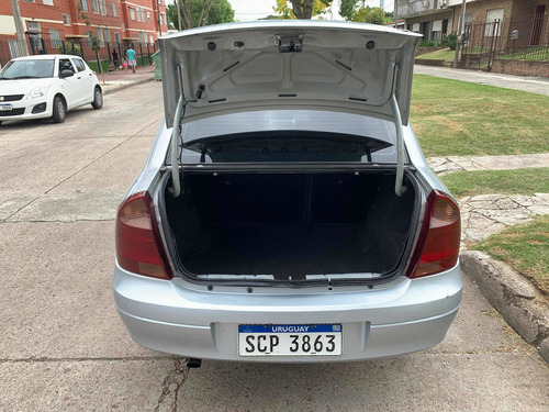 Chevrolet Corsa 1.8 Gl Aa+da 2010