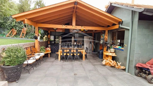 Impecable! 3 Dormitorios / 3 Baños / Piscina / Quincho