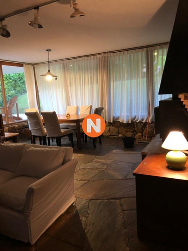 Hermosa Casa En Paradas- Ref: 217641
