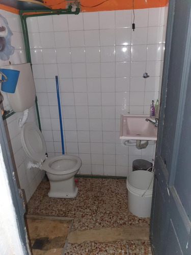 Imagen 10 de 13 de Yaguaron Esq Uruguay, Padrón Único , 175 M2, 2 Plantas !!