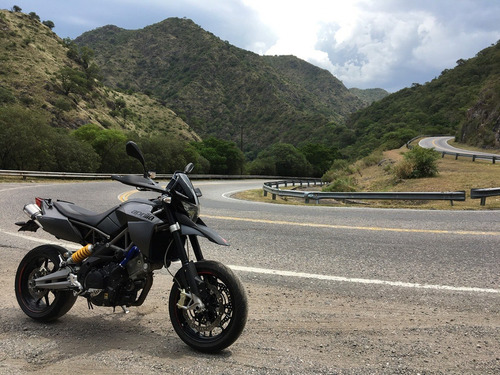 Imagen 15 de 16 de Aprilia Dorsoduro 750 Supermotard