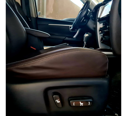 Toyota Hilux SW4 2.8 SRX 4X4 7 LUGARES 16V TURBO INTERCOOLER DIESEL 4P AUTOMÁTICO