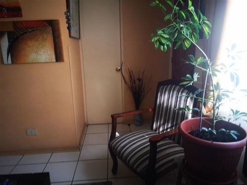 Casa En Venta De 4 Dorm. En Peñalolén
