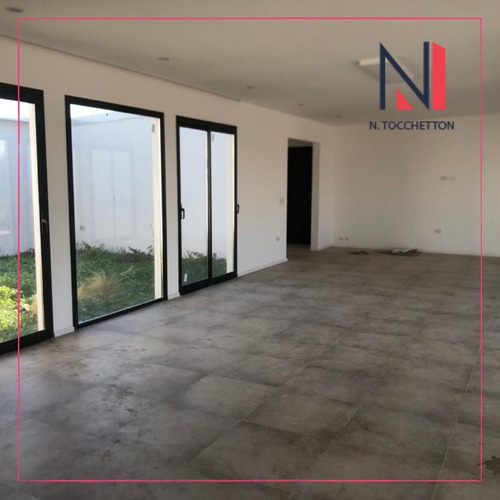 Imagen 2 de 12 de Casa En Venta En Solares De Alvarez
