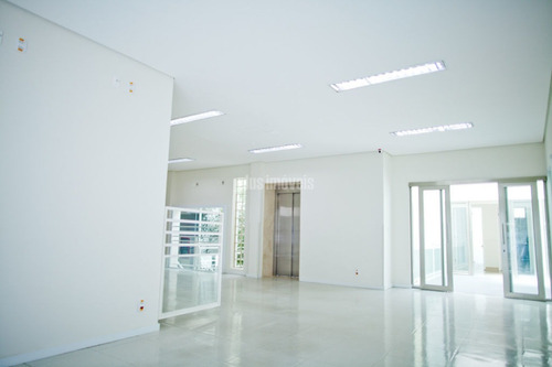 Prédio Comercial No Paraíso, 1.096m2 De Construção, Elevador Próximo A Avenidas Importantes - Mi118092