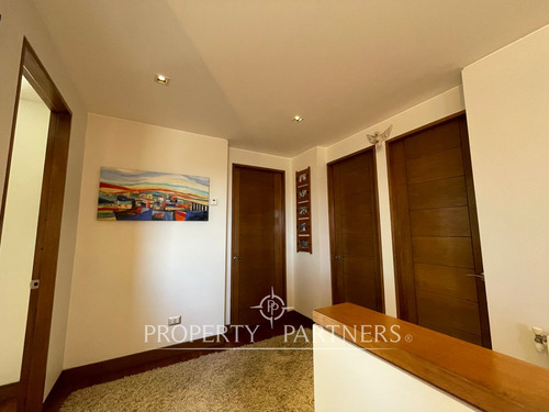 Moderna Casa En Sector Central De Las Brisas De Sa...