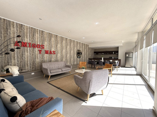 Moderno / Colegio Lincoln / Strip Center