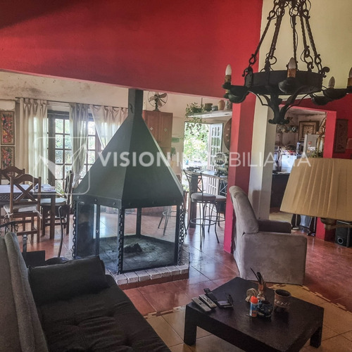 Imagen 6 de 14 de Venta Chacra Casa Con Piscina En Lagos Del Norte A 13km De Cd. De Rivera, Terreno De 1769 M2. 4 Dormitorios Y 2 Baños, Estufa A Leña, Terreno Enorme Con Arboles Frutales. Agua Con Pozo, Ute, Internet