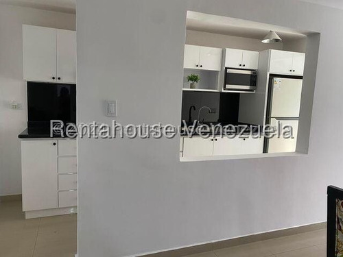 Km Apartamento (1 Nivel) En Alquiler En Colinas De La Tahona, Distrito Metropolitano