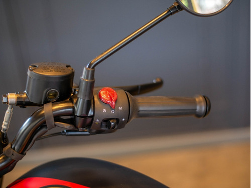 Imagen 16 de 25 de Royal Enfield Classic 350 Dark Stealth Black Disponible Ya