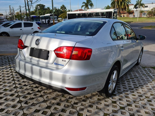 Volkswagen Vento 2.5 Luxury Triptronic 2011 Sarthou